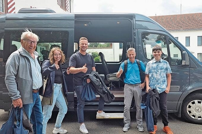 Auf nach «Rusmu»!: (v. l.) Telefonjasser Fritz Oberli, Miranda Eiriz, Memory-Spieler und Ersatzjasser Dominik Bloch, Willy Glauser und Gian Hueber.
