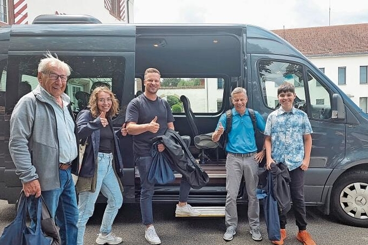 Auf nach «Rusmu»!: (v. l.) Telefonjasser Fritz Oberli, Miranda Eiriz, Memory-Spieler und Ersatzjasser Dominik Bloch, Willy Glauser und Gian Hueber.