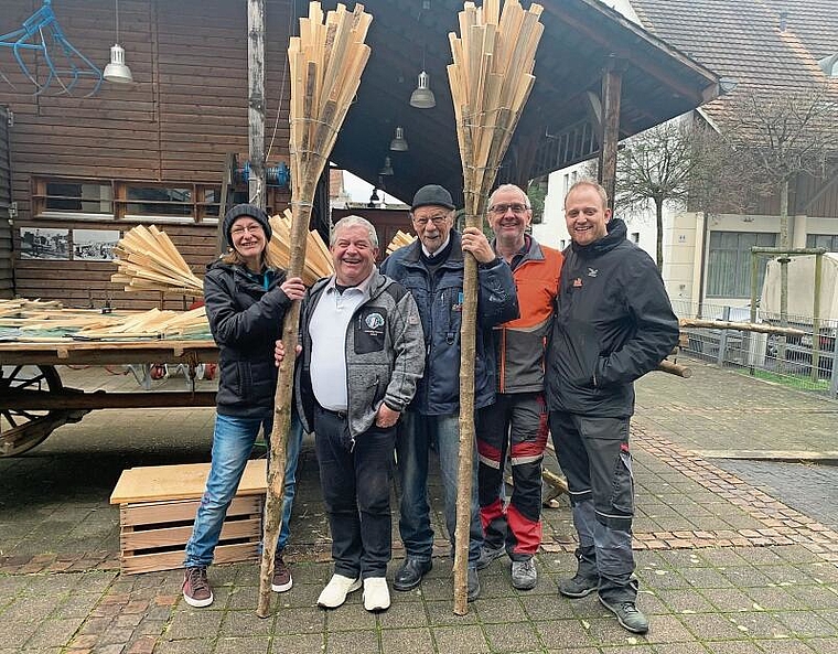Feuer und Flamme: (v. l.) Der Vorstand des Chäppelihäx-Vereins mit Isabelle Baumgartner, Alex Meyer, André Sprecher, Thomas Altherr und Innozenz Schneider (es fehlt Urs Witta). Foto: Florin Bürgler