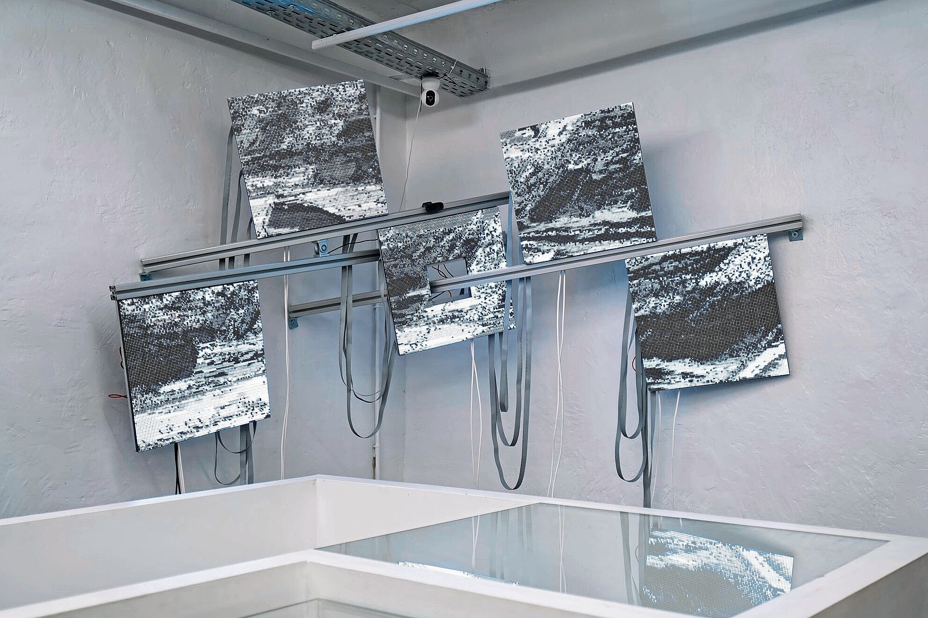 Fragmente: In der Arbeit von Lukas Truniger zerfällt die Realität in einzelne Teile.Fotos: zVg/HEK