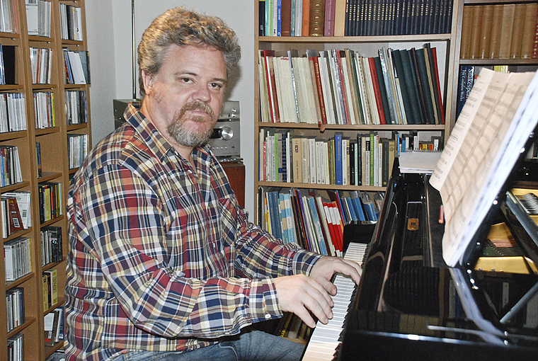 Gern gesehener Gast: Martin Palmeri in der Wohnung des Dirigenten Reiner Schneider-Waterberg. Foto: Thomas Brunnschweiler