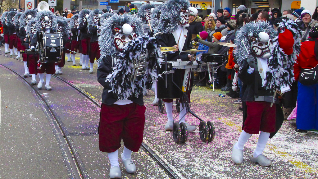 Aktiv und belebend: Fasnachtsvereine wie hier die Graffitispukker an der vergangenen Fasnacht mischen das Reinacher Vereinsleben mächtig auf. Auch am Jubiläumsfest der IGOR werden sie zu hören und zu sehen sein.  Foto: Archiv Wochenblatt/Caspar Reimer
