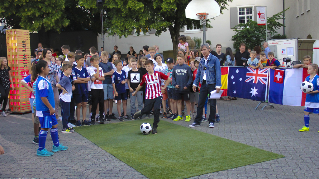 Penalty: Der Fussball-Nachwuchs in Aktion.