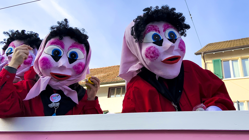 Fraue am Ball: Warum der Frauenfussball keine so einfache Sache ist, wussten die Räpplischlänzer — «Jo suech mol 11 Fraue wo s’gliiche azieh wend!»
