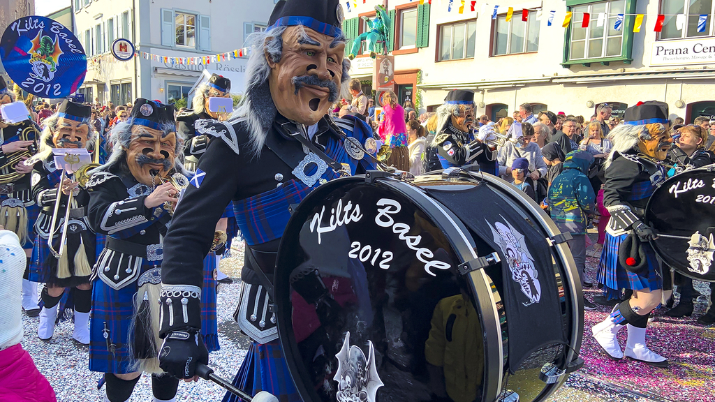 Bebbys beim Aufwärmen: Für die Guggemuusig Kilts Basel ist die Reinacher Fasnacht ein Vorspiel.
