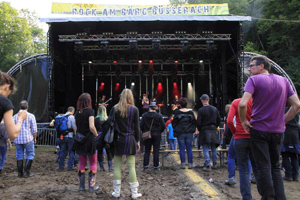 Derniere: Am vergangenen Sonntagabend im Schwalbennest mit James Gruntz. Kam der Sonnenschein zu spät? Derniere: Am vergangenen Sonntagabend im Schwalbennest mit James Gruntz. Kam der Sonnenschein zu spät?