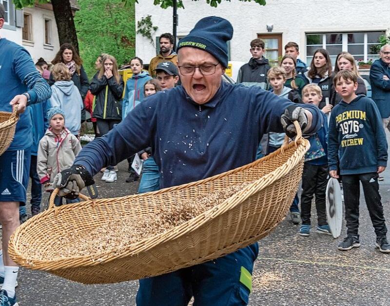 Wieder ein Treffer: Die Feuerwehr gab sich nicht so leicht geschlagen.