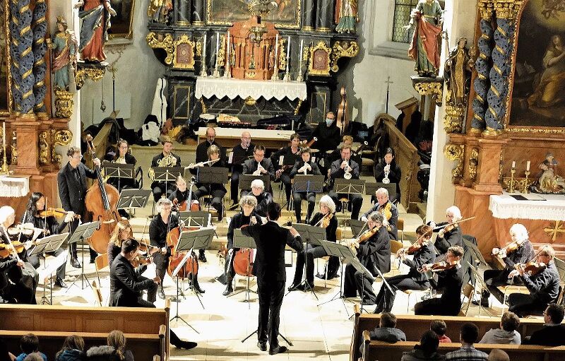 Das Orchester Laufental-Thierstein: Dirigiert von Raphael Ilg. Fotos: Thomas Brunnschweiler
