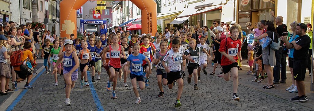 Fulminanter Start: Die Jugendlichen U10 und U12. Fulminanter Start: Die Jugendlichen U10 und U12.