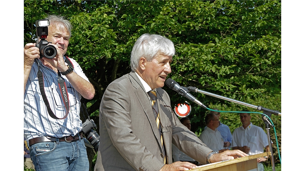Nicht nur reden: Georges Thüring wirbt für den praktischen Einsatz. Im Bild seine Ansprache anlässlich der AGLAT 14. Foto: Martin Staub Nicht nur reden: Georges Thüring wirbt für den praktischen Einsatz. Im Bild seine Ansprache anlässlich der AGLAT 14. Foto: Martin Staub
