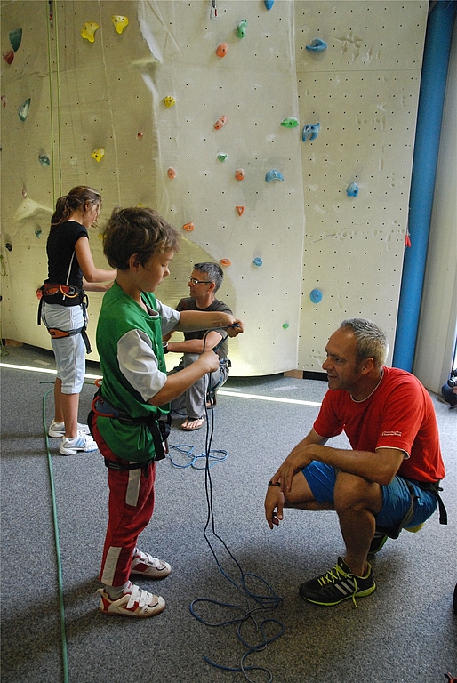 In der Kletterhalle: Nur eines von über 100 Angeboten. 