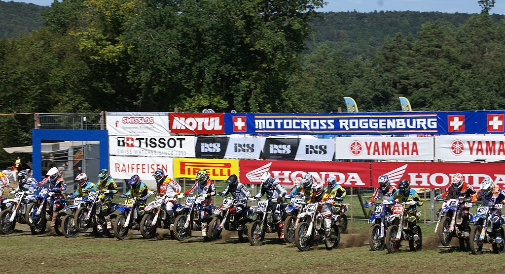 Massenstart: Yamaha Cup. Fotos: Jürg jeanloz Massenstart: Yamaha Cup. Fotos: Jürg jeanloz