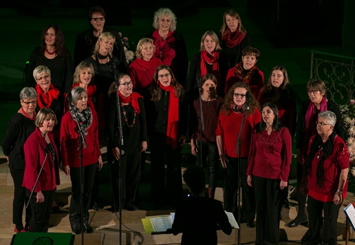 Melodienstrauss in Schwarz-Rot: Vocabella im gesanglichen Einsatz. Fotos: Martin Staub
