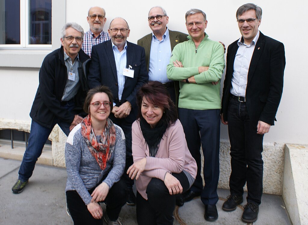 Vorstand des Vereins: (v.l.) Damen: Sandra Arnold und Susanne Brodbeck; Herren: Arthur Rohrbach, Heinz Wüthrich, Fritz Aebi, Co-Präsidenten Hans Schmid und Othmar Cueni sowie Landratspräsident Franz Meyer. Fotos: Jürg Jeanloz
