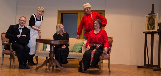 Bereit für spannende Theaterabende: Die Theatergruppe Blauen, unter andern mit (v.l.) Markus Neuenschwander, Theres Wiggenhauser, Pia Cueni, Bruno Frossard und Géraldine Köbberich. Fotos: Martin Staub Bereit für spannende Theaterabende: Die Theatergruppe Blauen, unter andern mit (v.l.) Markus Neuenschwander, Theres Wiggenhauser, Pia Cueni, Bruno Frossard und Géraldine Köbberich. Fotos: Martin Staub