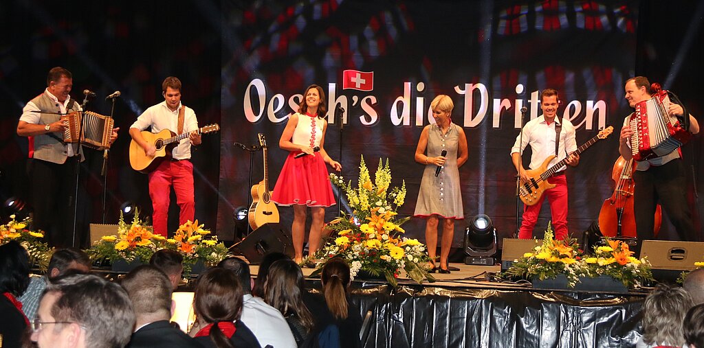 <em>Überraschungsgast: </em>Oesch’s die Dritten begeisterten mit rassiger Volksmusik.Fotos: Gaby Walther