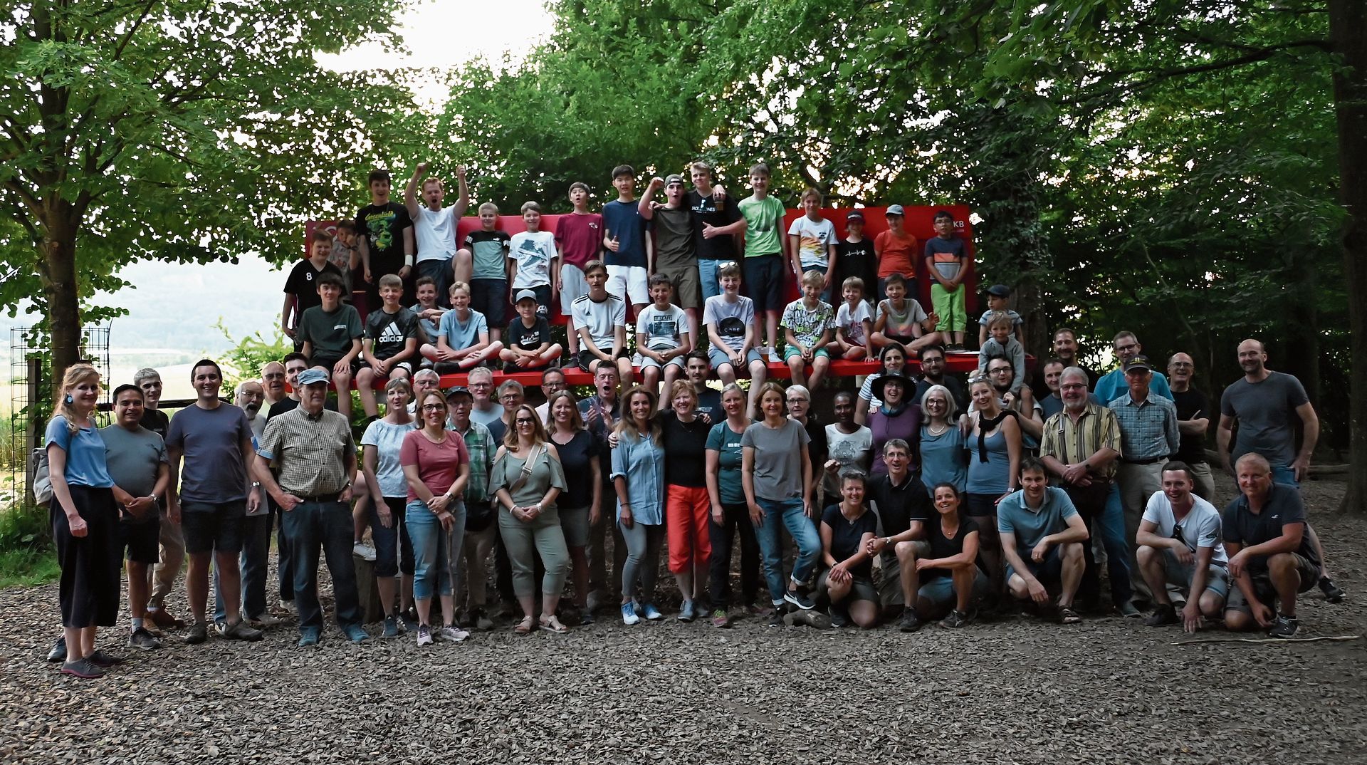 Austausch unter Jung und Alt: Im Reinacher Sportverein treffen verschiedene Generationen aufeinander. 