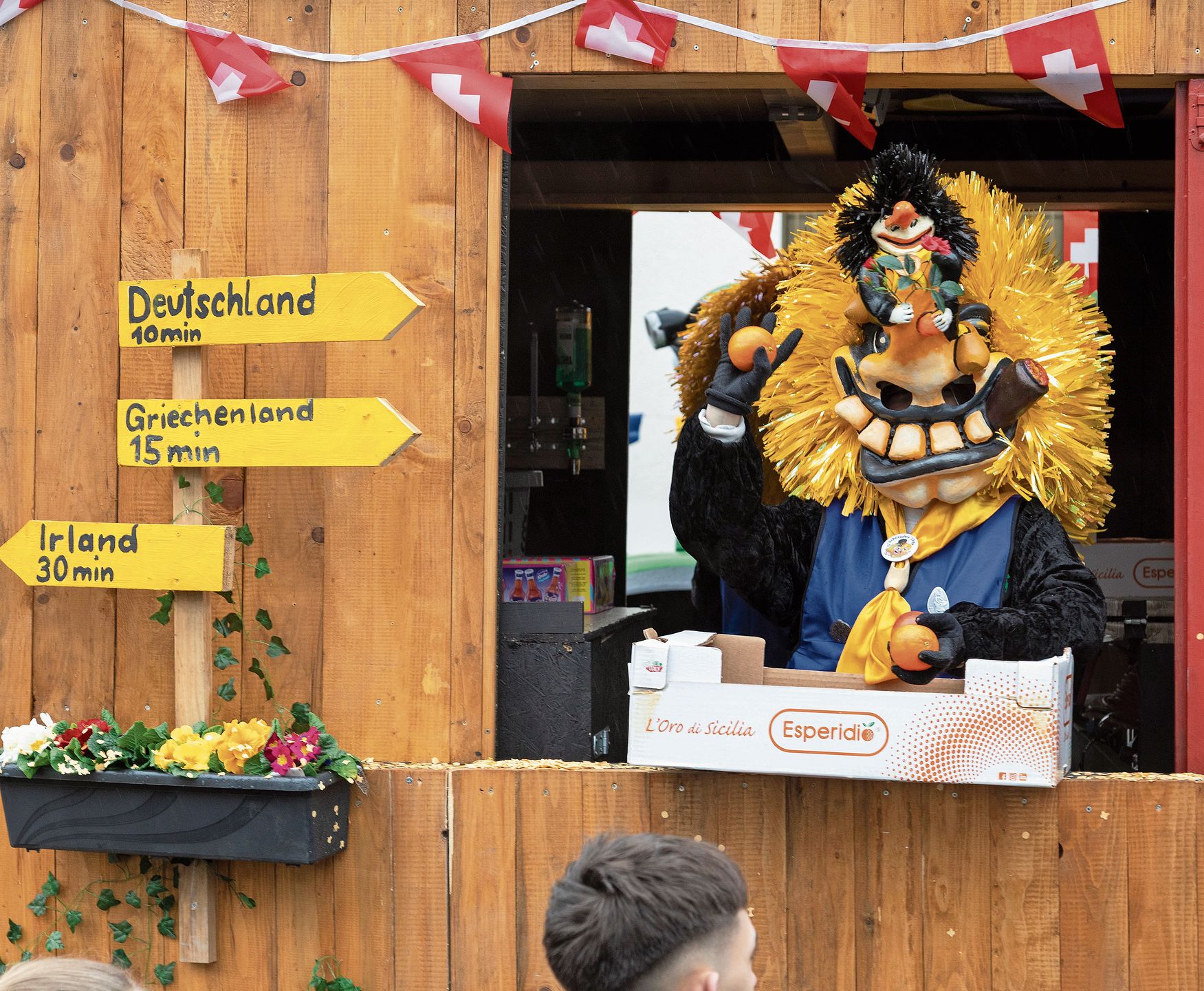 Aus Aesch: «D Schlitzohre» statteten Reinach einen Besuch ab. Aus Aesch: «D Schlitzohre» statteten Reinach einen Besuch ab.