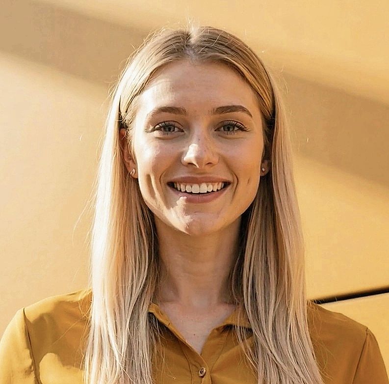 Alex: Die Moderatorin des Workshops ist kein echter Mensch. Foto: Screenshot Intro Video Alex: Die Moderatorin des Workshops ist kein echter Mensch. Foto: Screenshot Intro Video