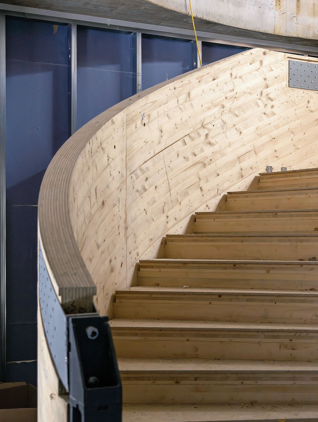 Skulptural: Hier gibt es nur einen kleinen Blick auf die Holztreppe zu erhaschen. 