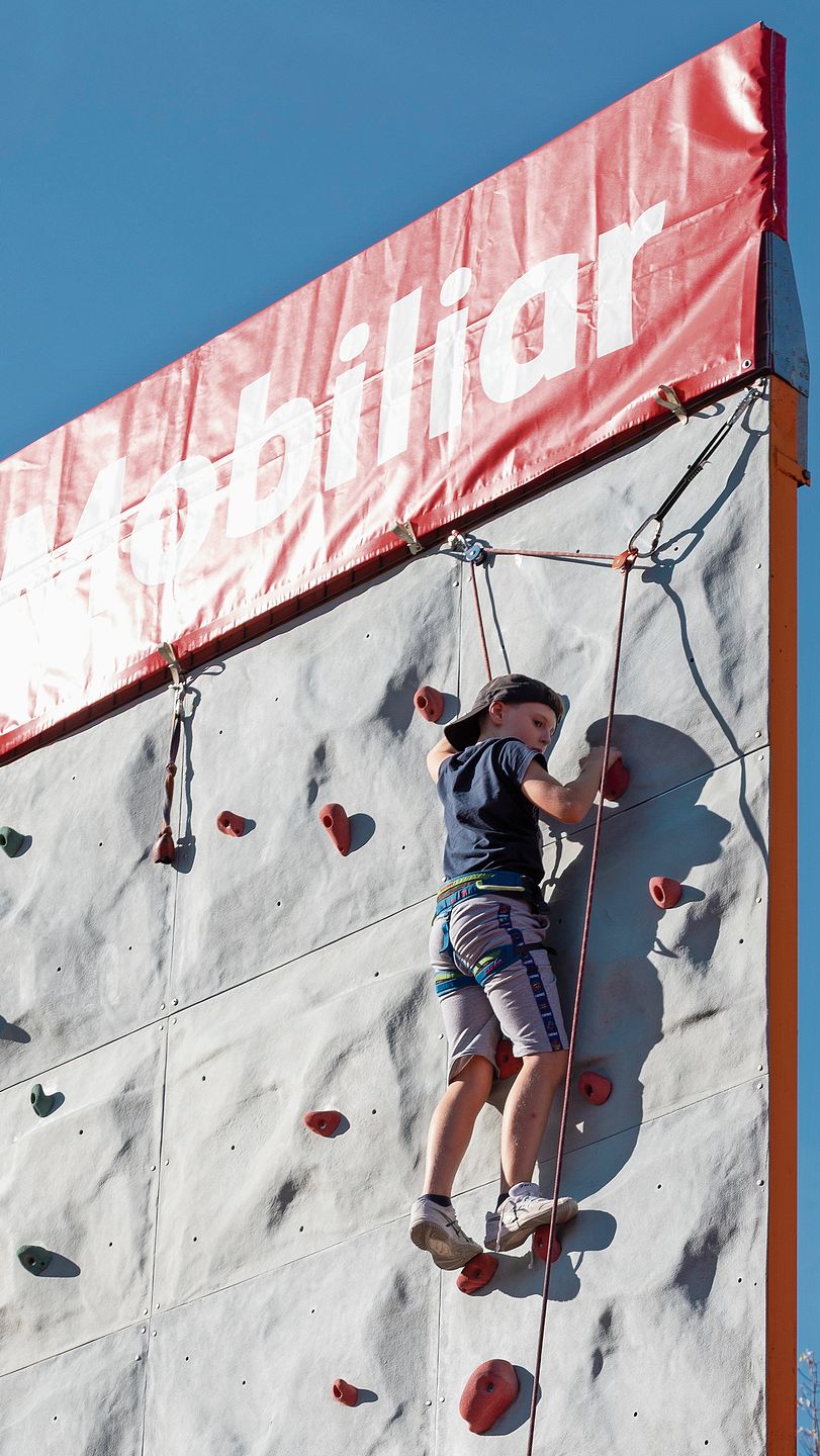 Hoch hinaus: An der Kletterwand kam das Motto der Messe besonders zur Geltung. Hoch hinaus: An der Kletterwand kam das Motto der Messe besonders zur Geltung.