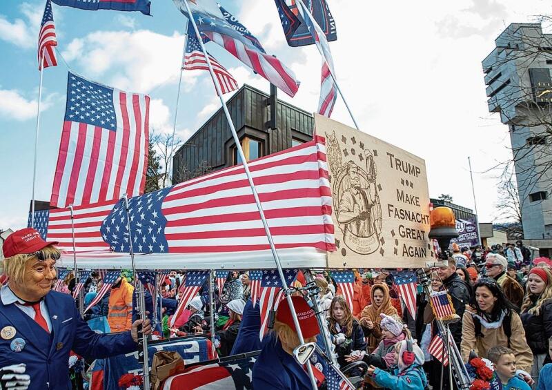 Dorfchutzä Liesberg: Make Fasnacht statt America great again.