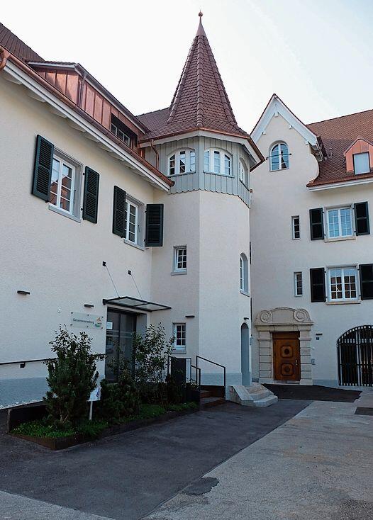 In neuem Glanz: Die Gemeindeverwaltung und sieben Wohnungen befinden sich im Schlossgebäude.