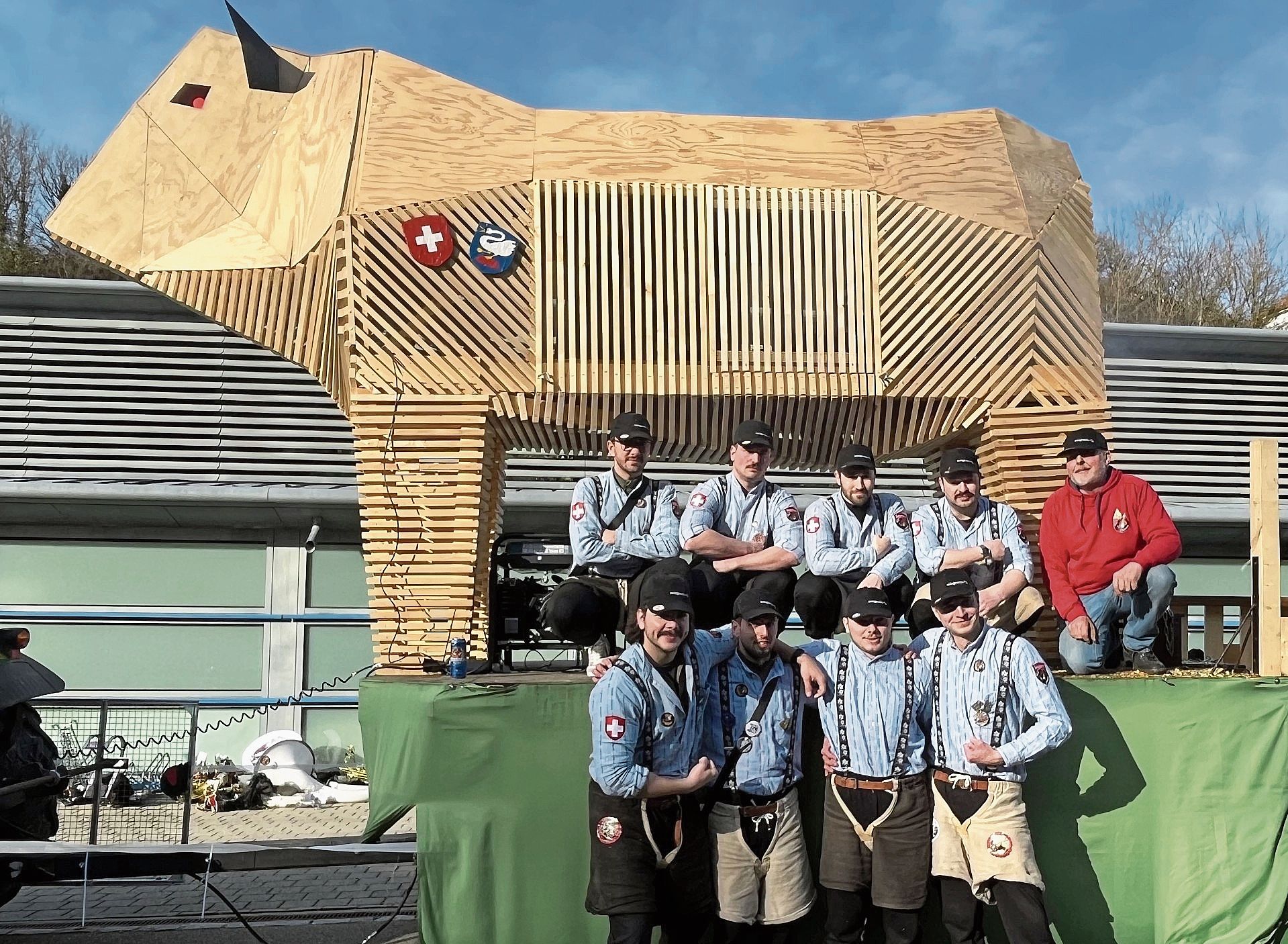Clique Aebistürmer: Sie bauten das Maskottchen des Eidgenössischen Schwinger- und Älplerfestes ESAF nach. Clique Aebistürmer: Sie bauten das Maskottchen des Eidgenössischen Schwinger- und Älplerfestes ESAF nach.