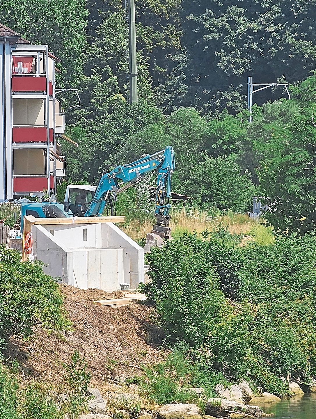 Neue Pfeiler: Im August kommt hier der neue Norimattsteg zu stehen. Neue Pfeiler: Im August kommt hier der neue Norimattsteg zu stehen.